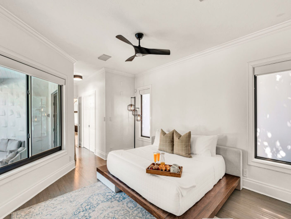 Luxurious 4-Bedroom Retreat Near Las Olas Blvd with Heated Pool